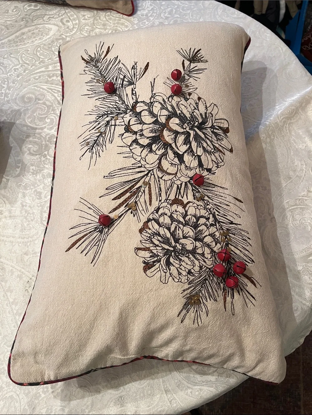 Pottery Barn Pinecone & Berry Holiday Pillow in Beige, Red Large Embellished EUC